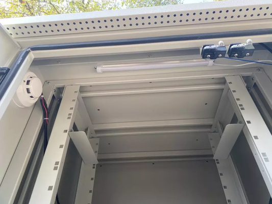 2.1M डबल वॉल आउटडोर टेलीकॉम कैबिनेट्स 42U नेटवर्क कैबिनेट DC48V