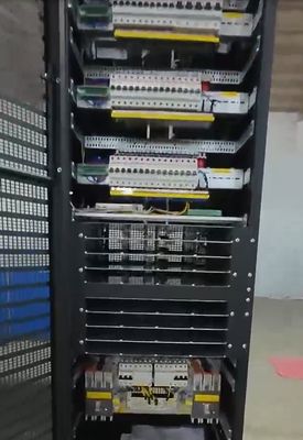 -48Vdc 1000A बिग टेलीकॉम पावर सिस्टम बिग पावर प्लांट 240Vac 2L+N+PE With Flatpack2 48/3000 SHE 241119.106