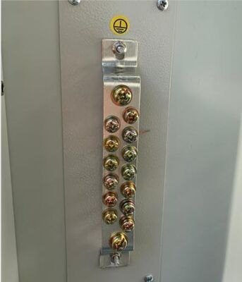 एंटी-थेफ्ट थ्री पॉइंट लॉक आउटडोर टेलीकॉम कैबिनेट एनक्लोजर 30यू 40यू नेटवर्क उपकरण के लिए कस्टम मेड