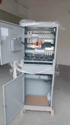 नेटसुअर 731 48V 600A 36kW वर्टिव दूरसंचार बिजली आपूर्ति प्रणाली CC2-X2 एसी वितरण कैबिनेट के साथ